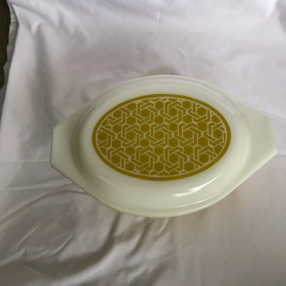 Vintage 1970 Pyrex 1 1/2 Qt. Wicker Weave Oval Casserole Dish w/Lid 043 - Picture 2 of 5